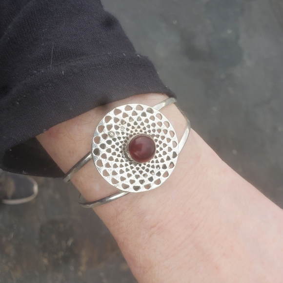 New Garnet 925 Silver Cuff Bracelet. - Picture 9 of 16